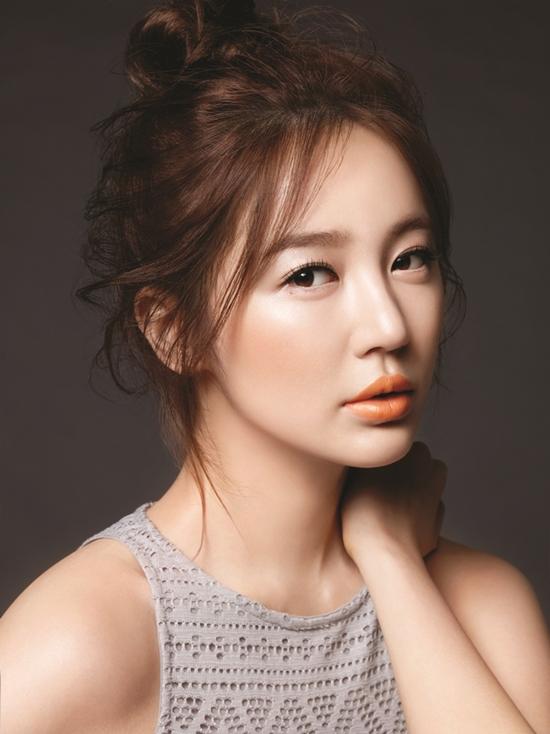 Yoon Eun Hye: Đã hơn 2 năm cô nàng xinh đẹp này chưa quay lại màn ảnh Hàn kể từ bộ phim 'Lấy anh em dám không'.