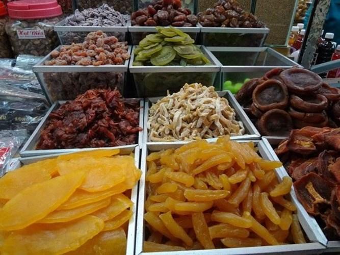 Khi dùng các loại mứt, các loại quả, đừng chớ vội vứt hạt bởi nhân của hạt còn có thể làm các bài thuốc đơn giản mà vô cùng hiệu nghiệm. Ảnh: Khocao.