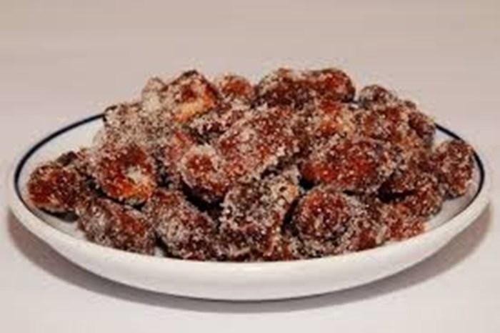 3. Hạt me. Hạt me có vị ngái, hăng khó ăn nhưng thật bất ngờ nó có thể chữa nhiều bệnh như đầy bụng khó tiêu. Dùng nhân hạt me, nhựa cây giềng giềng, nhân quả ấu nước. Mỗi vị lượng bằng nhau đem phơi khô, nghiền thành bột. Mỗi lần uống 10g, ngày 2 lần, liên tục trong 30 đến 40 ngày. Ảnh: Thuockydieu.