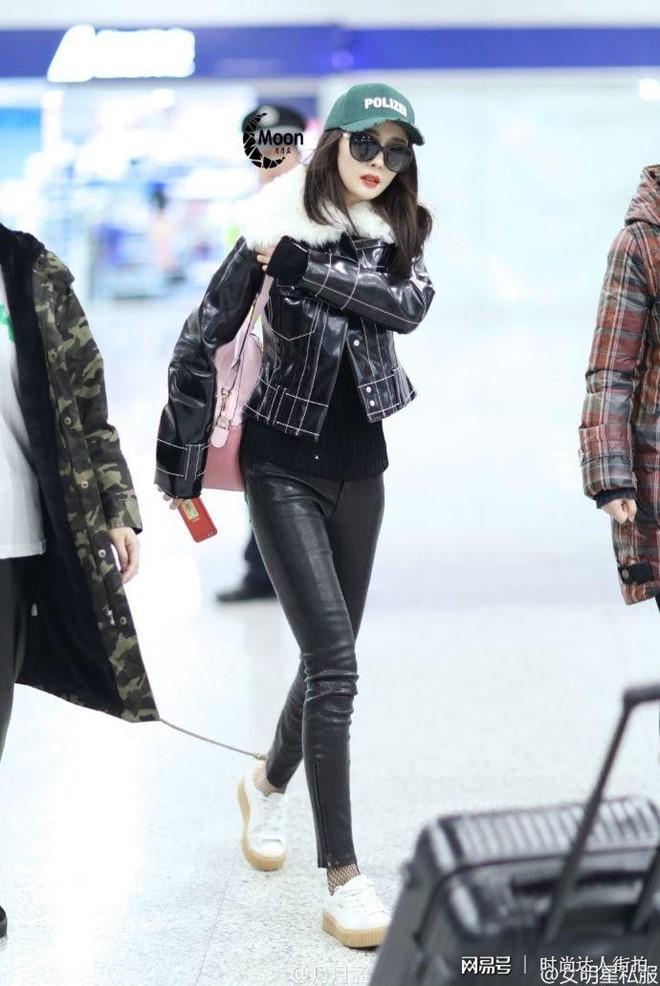 Sau nghỉ Tết, Dương Mịch sành điệu ở sân bay-1