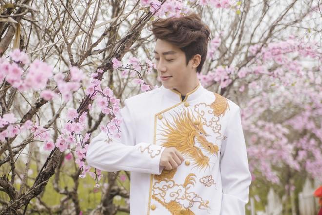 Đặc biệt, Tonio rất thích đi du lịch. Chàng bác sĩ Hà thành chăm chỉ đi bơi, tập gym và yoga để giữ gìn sức khỏe sau hàng ngày làm việc căng thẳng tại bệnh viện.