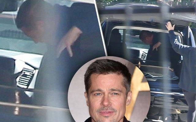 Brad Pitt quẳng hết những gì liên quan đến Angelina Jolie ra khỏi biệt thự ở Los Angeles - Ảnh 1.
