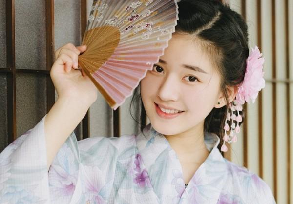 Bị chụp lén, nữ sinh Trung Quốc gây sốt vì quá xinh đẹp - Ảnh 8.