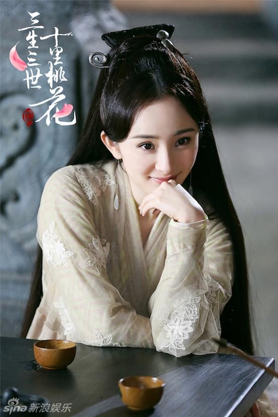 Nhân vật này sẽ trải qua 3 kiếp nên trong phim Dương Mịch cũng sẽ có đến 3 tạo hình cổ trang khác nhau.