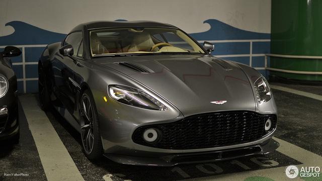 Chạm mặt tuyệt phẩm Aston Martin Vanquish Zagato tại thiên đường siêu xe - Ảnh 2.