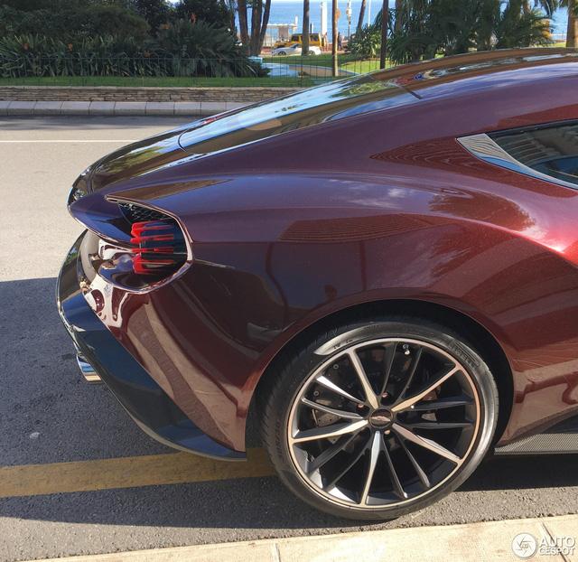 Chạm mặt tuyệt phẩm Aston Martin Vanquish Zagato tại thiên đường siêu xe - Ảnh 8.