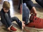 Cậu bé 5 tuổi nổi tiếng sau 1 đêm nhờ cách thắt dây giày dễ như ăn kẹo