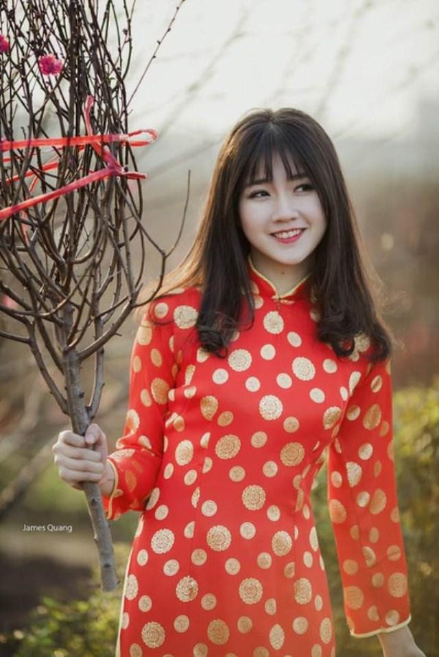 'Cô gái vườn đào' trong bức ảnh ấn tượng Việt Nam của Reuters