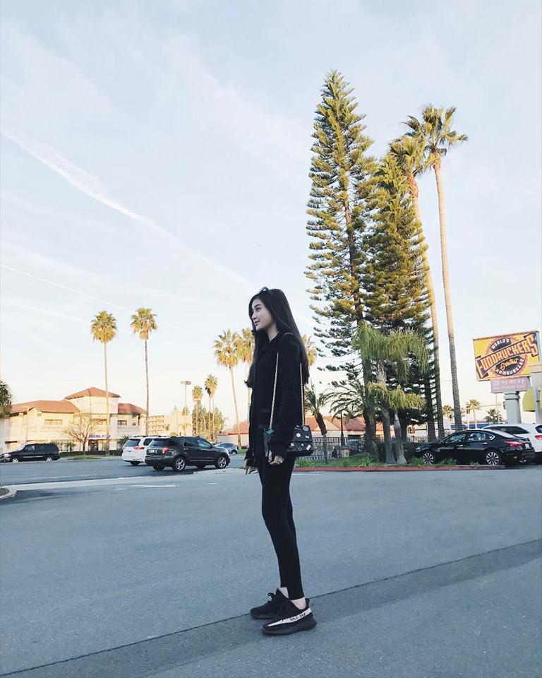 nghi tet xong, sao viet dua nhau di giay dep bet - 4