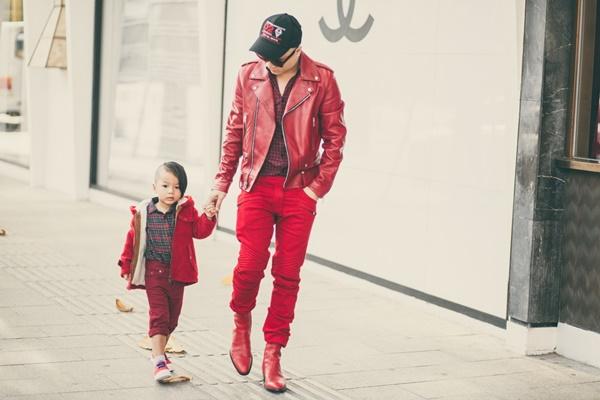 Dù bận rộn quanh năm với công việc cùng các dự án cho 2 mùa mốt nhưng Đỗ Mạnh Cường luôn dành thời gian để quan tâm, chăm sóc cho con trai nuôi bé Nhím (tên đầy đủ là Đỗ Hoàng Phúc) bởi với nhà thiết kế 8X đây chính là niềm vui, hạnh phúc.