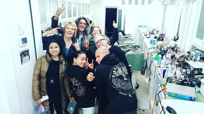 Ngo Thanh Van khoe anh hau truong phim quay cung Will Smith hinh anh 1