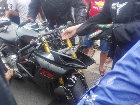 Cái giá đắt dành cho thanh niên ham mê tốc độ, thích đua xe