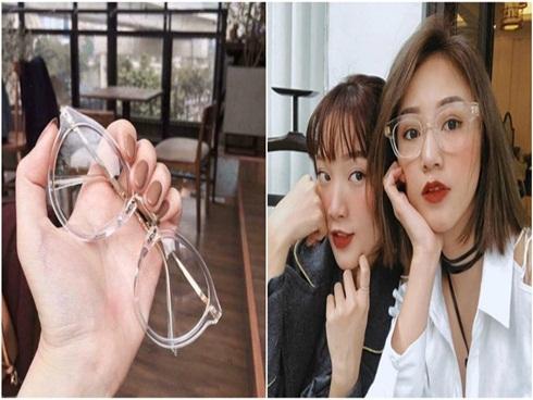 Kính gọng trong veo giúp con gái vừa cute vừa sang chảnh