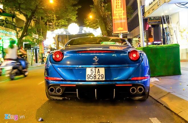 Sieu xe Ferrari California T thu hai xuat hien o Sai Gon hinh anh 3