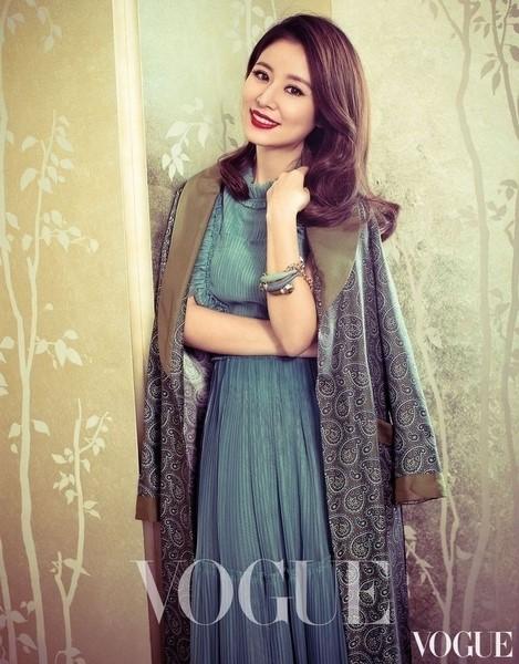 Lam Tam Nhu vua sinh con da len trang bia tap chi hinh anh 7