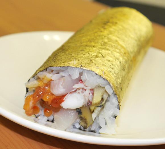 Sushi dát vàng sang mồm dành riêng cho hội thừa tiền - Ảnh 1.