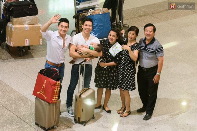 Vợ con ra sân bay Tân Sơn Nhất đón anh em Hoàng tử xiếc về nước sau khi phá kỷ lục thế giới-7
