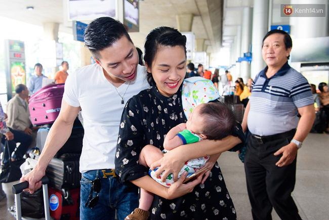 Vợ con ra sân bay Tân Sơn Nhất đón anh em Hoàng tử xiếc về nước sau khi phá kỷ lục thế giới-8