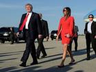 Đang toàn đi cao gót chênh vênh, bà Trump bỗng thay đổi 180 độ khi diện giày bệt hiền lành