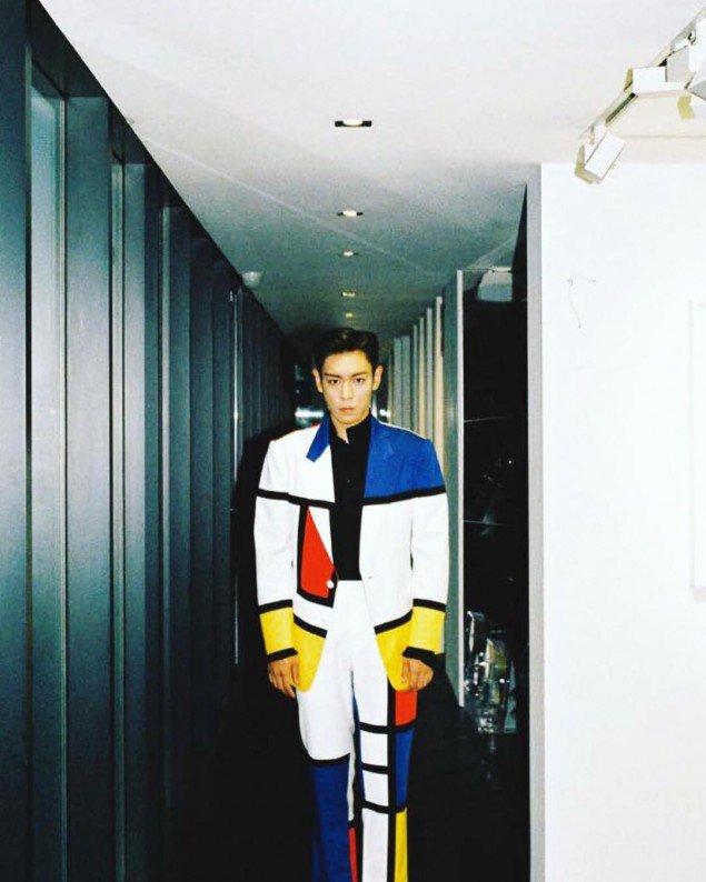 T.O.P (Big Bang) khoe tóc mới chuẩn bị ngày mai nhập ngũ, lộ biệt thự 60 tỉ xa xỉ như bảo tàng - Ảnh 1.