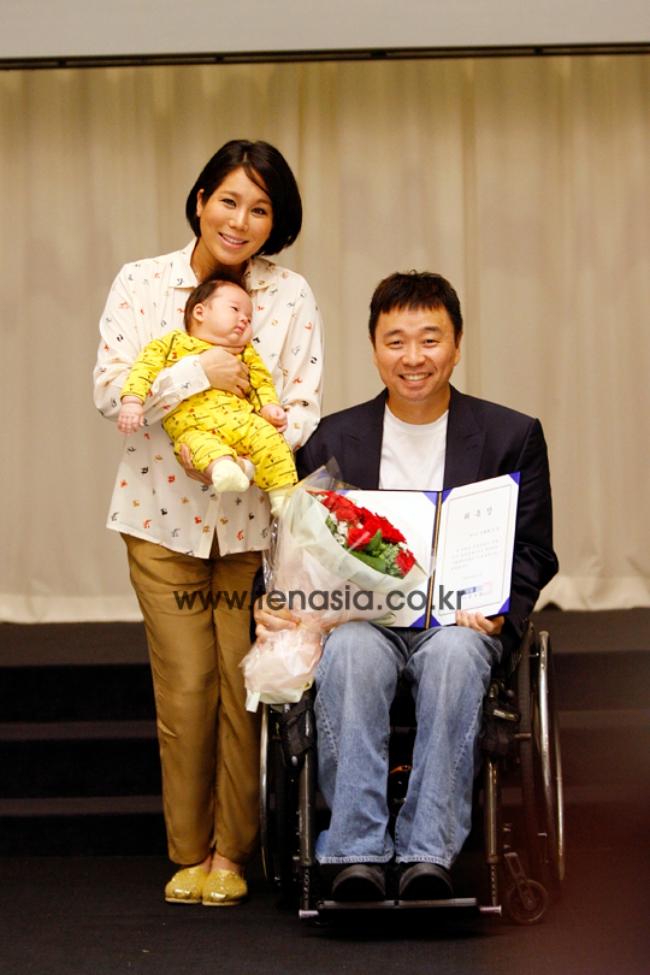 2 tháng sau ngày chú chó cưng qua đời, phép màu đã đến với cặp vợ chồng nghệ sĩ Hàn - Ảnh 7.