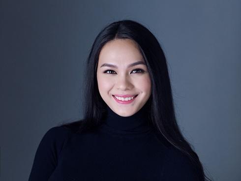 Ái nữ sinh năm 1995 xinh đẹp, thông thạo 4 ngoại ngữ của 