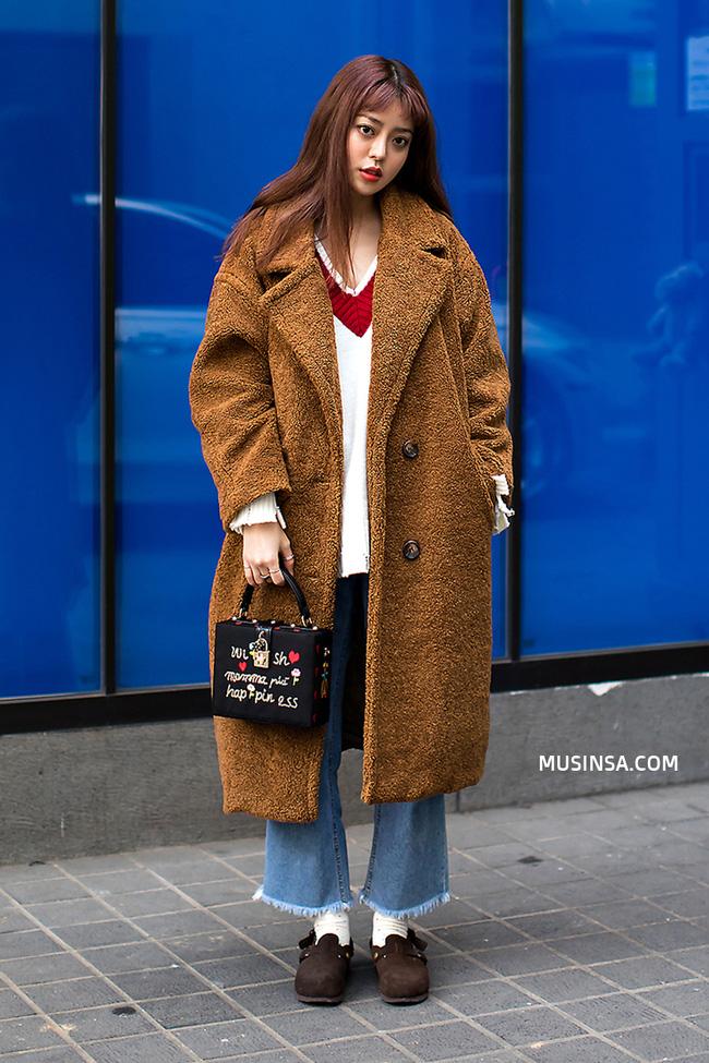 Ngắm street style thế giới, gật gù công nhận những set đồ ấm áp, thoải mái cũng có thể hút mắt hết sảy - Ảnh 4.