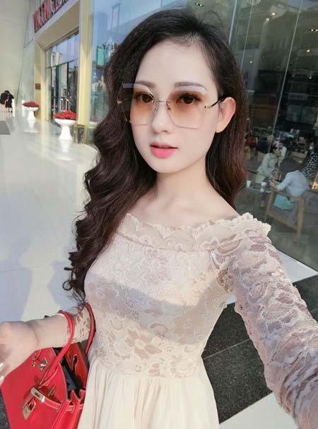 nhan sac xinh dep cua ba me tre