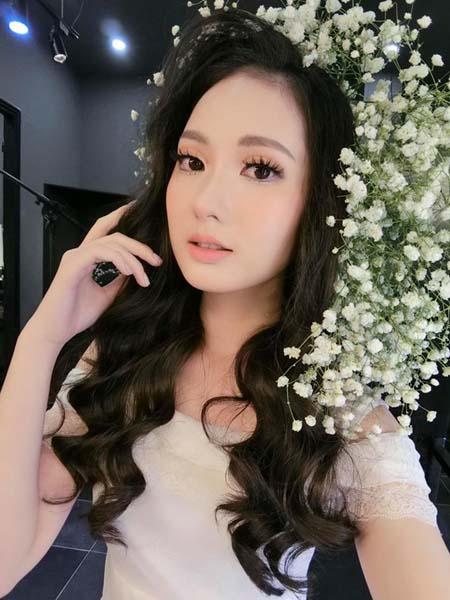 nhan sac xinh dep cua ba me tre