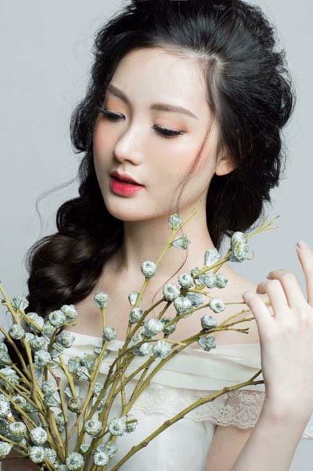 nhan sac xinh dep cua ba me tre