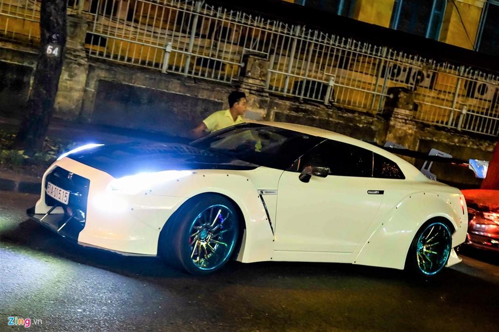 Xe the thao Nissan GT-R do than rong kieu Nhat tai Sai Gon hinh anh 1