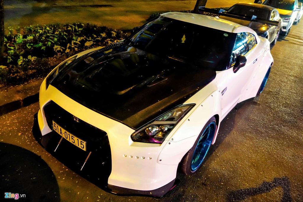 Xe the thao Nissan GT-R do than rong kieu Nhat tai Sai Gon hinh anh 2