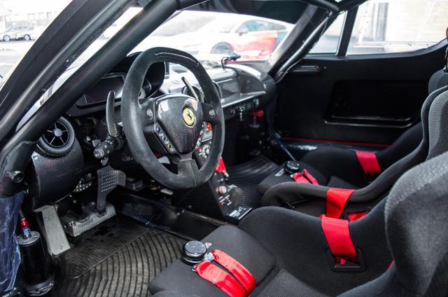 Siêu xe Ferrari FXX phiên bản đường phố duy nhất trên thế giới có giá khóc thét - Ảnh 12.