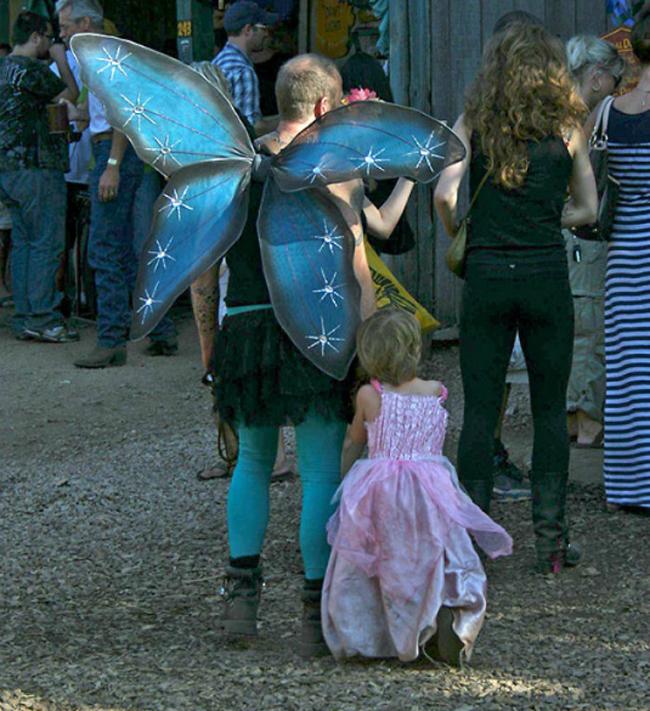 Sẵn sàng hóa thân thanh "thiên thần" để vừa lòng con gái.