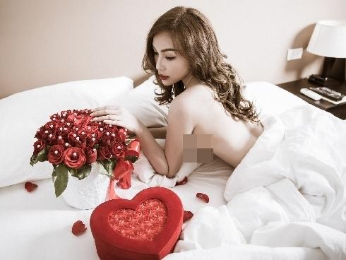 Diễn viên Quỳnh Thư rò rỉ clip hậu trường sexy, thiêu đốt thị lực người xem