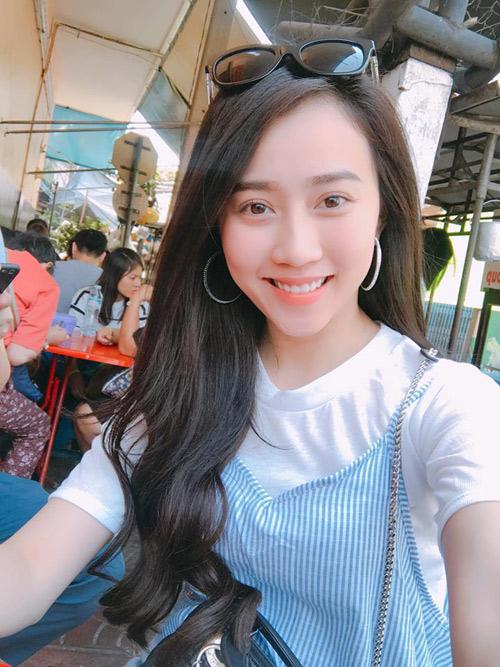 5 hot girl cuc xinh, sieu giau van “le bong” ngay tinh nhan hinh anh 8