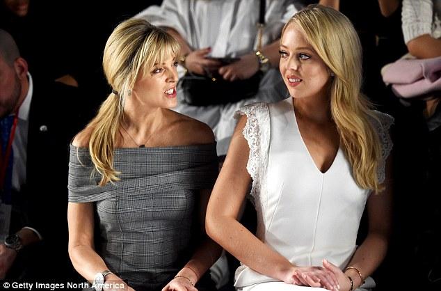 Con gái út nhà Tổng thống Donald Trump ăn diện lộng lẫy tham dự tuần lễ thời trang New York - Ảnh 11.