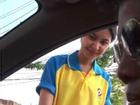Hành động bất ngờ của gái trẻ dành cho đại gia lái siêu xe đổ xăng