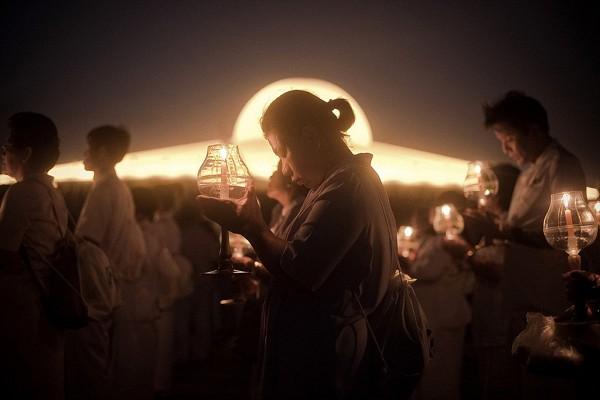 Ngôi chùa sở hữu 300.000 pho tượng Phật đồng mạ vàng. Ảnh: Thailandnews.