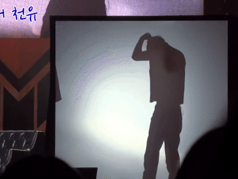 Lee Min Ho đẹp trai ngây ngất, táo bạo cởi đồ trước sự chứng kiến của hàng nghìn fan