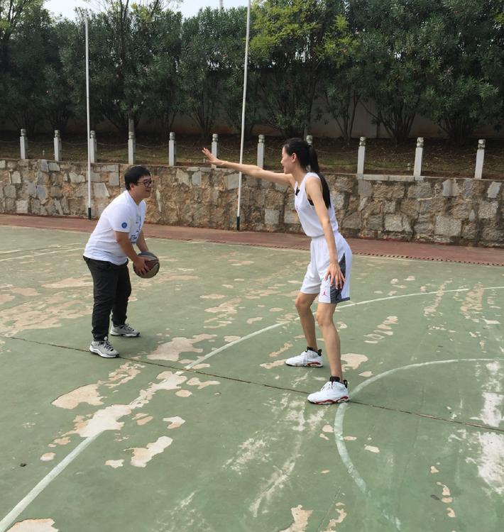 chan dài 2 met xinh dep tiet lo ly do