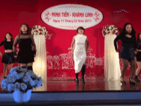 Cô dâu 'quẩy' hit của Hồ Ngọc Hà tặng chú rể gây sốt cộng đồng mạng