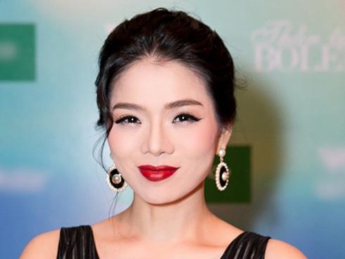 Ca sĩ Lệ Quyên: 'Phụ nữ dại nhất chính là tự biến mình thành người thứ 3'