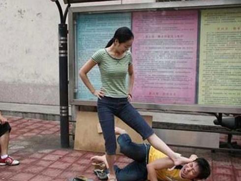 Clip hài: Đừng có đùa với... chị em