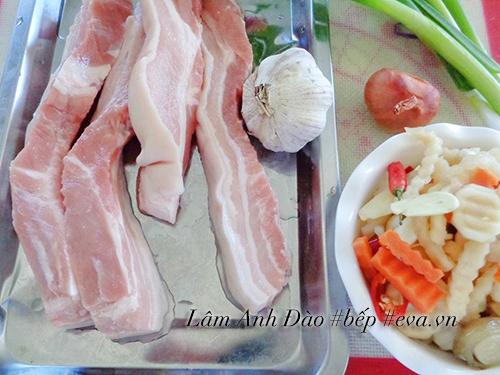 Lanh the nay thuong thuc thit ba chi xao dua mon thi con gi bang