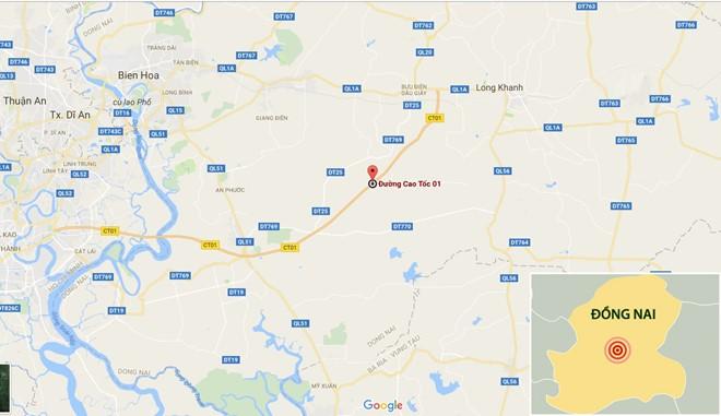 Xe tai dam nhau tren cao toc, 2 tai xe bi thuong nang hinh anh 2