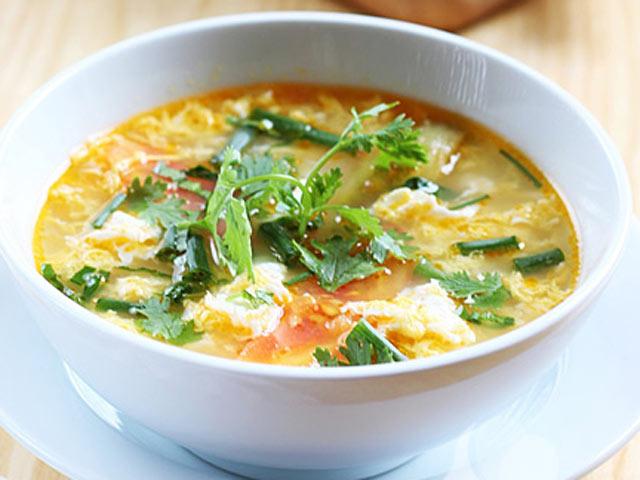 Cach nau canh trung ca chua ngon dung dieu