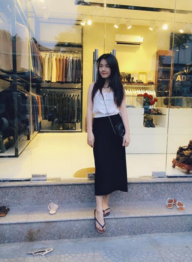 Nu nhan vien vua lam, vua hat duoc dan mang yeu thich hinh anh 2