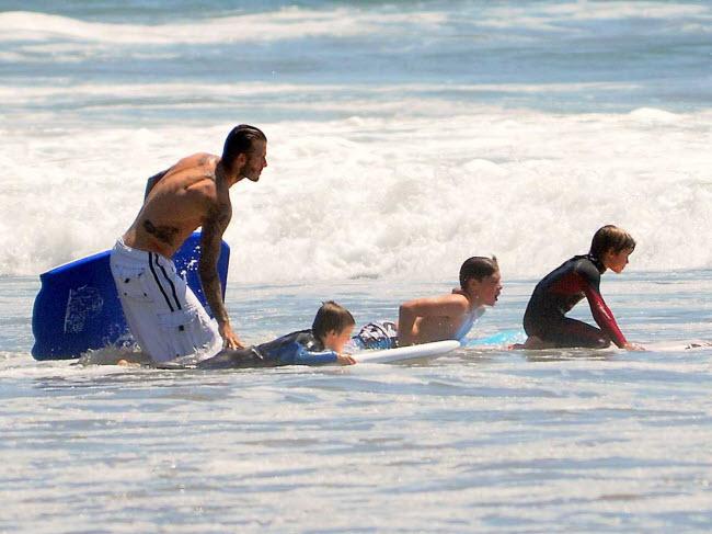 Malibu, Los Angeles: Bãi biển dành cho những người nổi tiếng là địa điểm nằm ngay sân sau nhà họ. David Beckham thường chơi đùa dưới biển cùng với các cậu con trai Cruz, Brooklyn và Romeo tại đây.