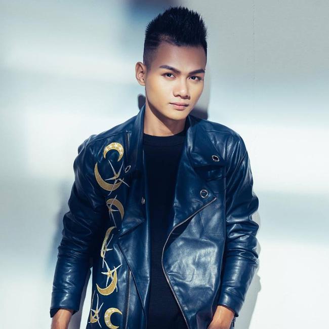 Chàng trai hát rong vừa gây chú ý tại The Voice 2017 là ai?-2